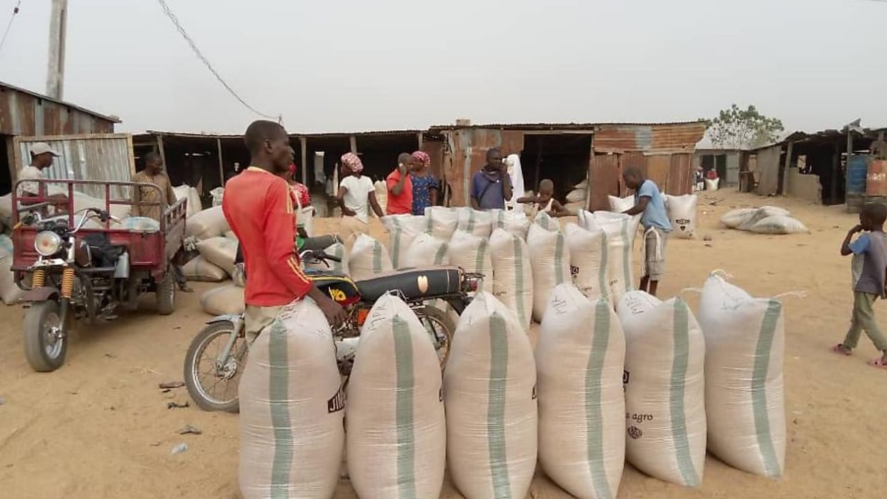 Traders at Shimankar Community Market