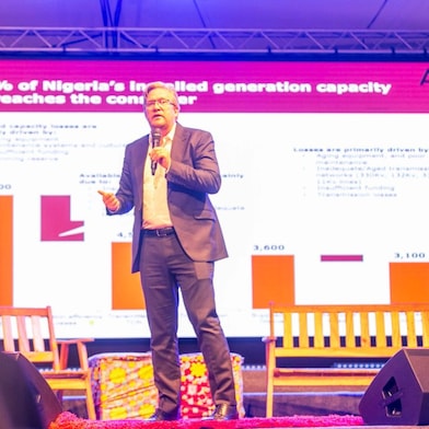 Dr. Wiebe Boer during his demo on “Nigeria’s off-grid energy revolution Challenges & opportunities
