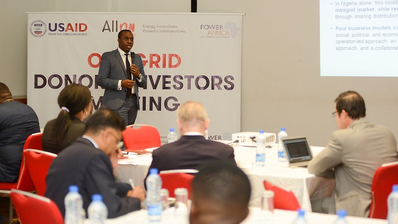 Wayne Omonuwa of RMI giving his presentation