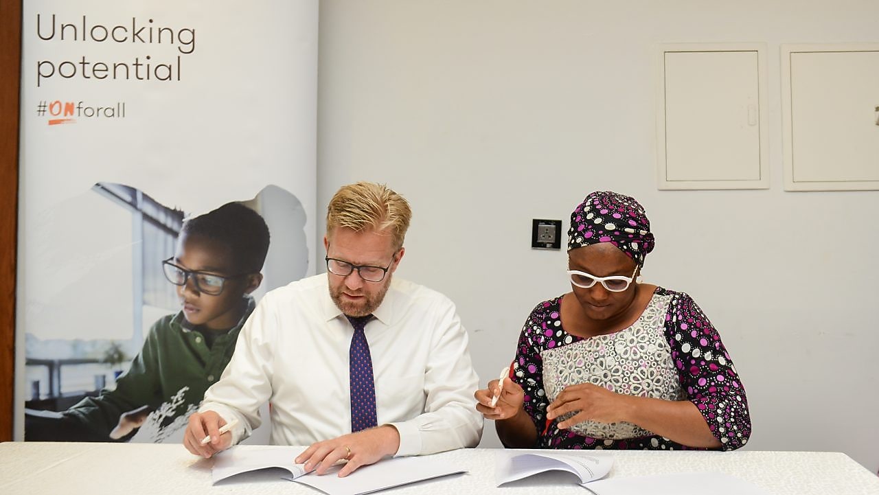 Wiebe Boer, CEO, All-On and Habiba Alli, CEO, Sosai Energy sign new deal