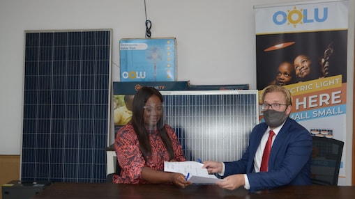 L-R: Doseke Akporiaye, Managing Director, Oolu Solar Nigeria and Dr. Wiebe Boer, All On, CEO at the deal announcement at Oolu Nigeria office, Lagos