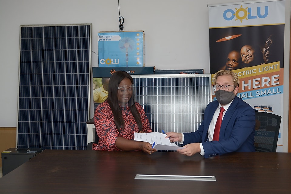 L-R: Doseke Akporiaye, Managing Director, Oolu Solar Nigeria and Dr. Wiebe Boer, All On, CEO at the deal announcement at Oolu Nigeria office, Lagos
